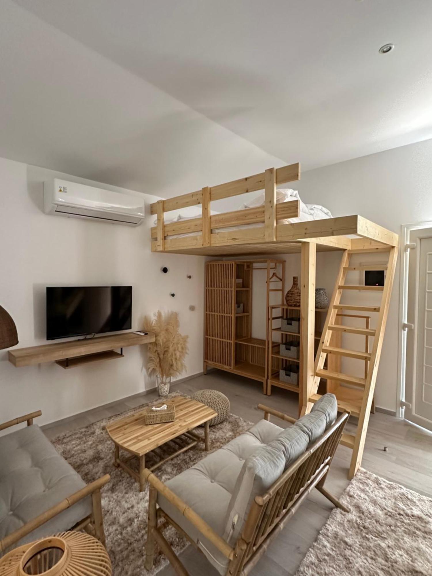 Nafplio Lodge