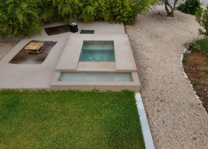Nafplio Lodge