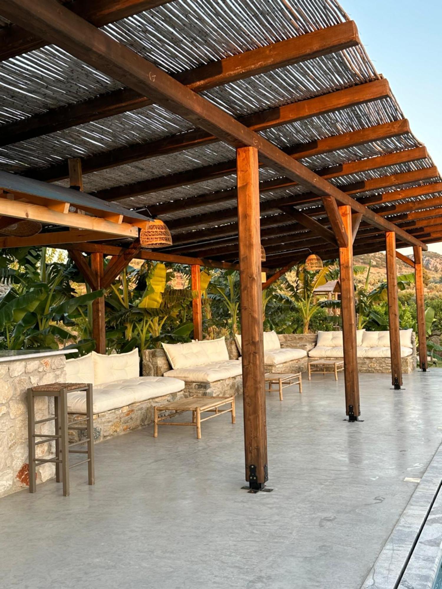 Nafplio Lodge *